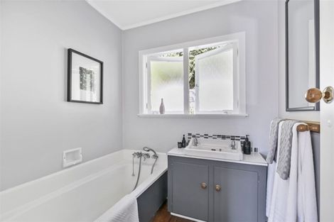 Photo of property in 75 Saffron Street, Birkdale, Auckland, 0626