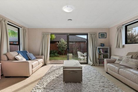 Photo of property in 2/116 Reynolds Avenue, Bishopdale, Christchurch, 8053