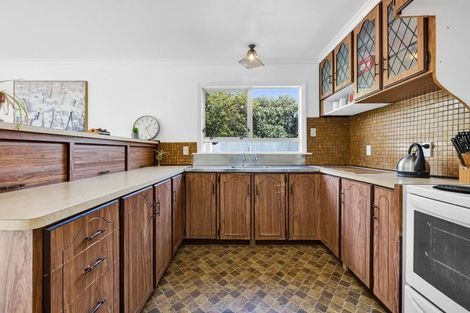 Photo of property in 20 Onaero Beach Road, Onaero, Waitara, 4383