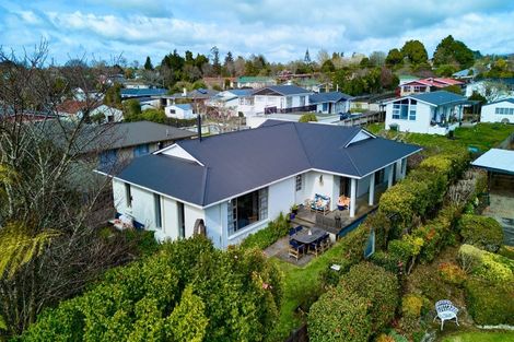 Photo of property in 15 Kauri Street, Inglewood, 4330