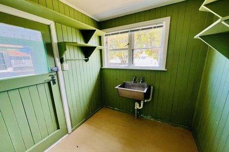 Photo of property in 8 Victor Street, Dannevirke, 4930