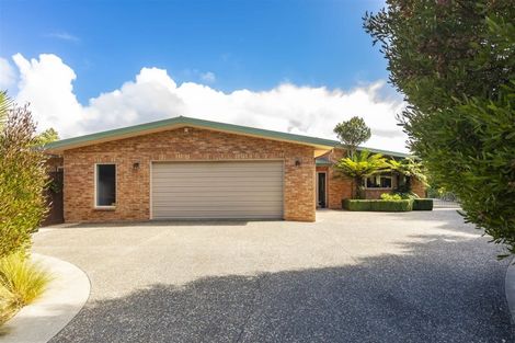 Photo of property in 54 Queens Avenue, Waikuku Beach, 7402