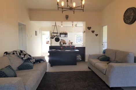 Photo of property in 23 Awanui Street, Merrilands, New Plymouth, 4312