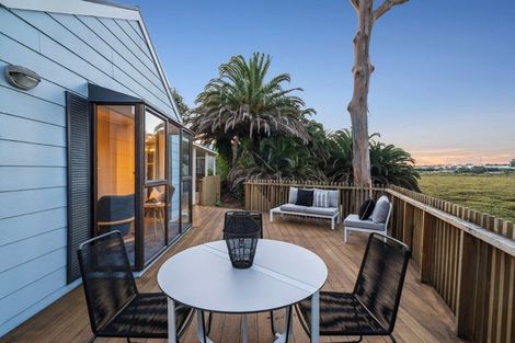 Photo of property in 2/14 Charles Street, Hauraki, Auckland, 0622