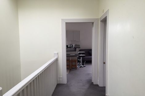 Photo of property in 1/10 Hobson Crescent, Thorndon, Wellington, 6011