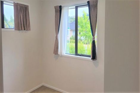 Photo of property in 1 Grapnel Lane, Whitby, Porirua, 5024