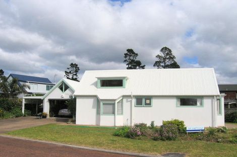 Photo of property in 11 Golden Hills Drive, Pauanui, Hikuai, 3579