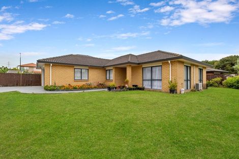 Photo of property in 1 Carrick Glen Avenue, Flat Bush, Auckland, 2019