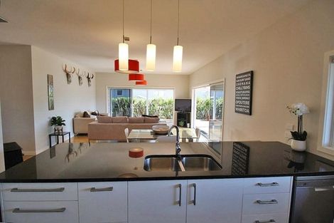 Photo of property in 15 Dolphin Drive, Whiritoa, Whangamata, 3691