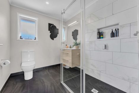 Photo of property in 9 Mutetai Road, Clarks Beach, 2122