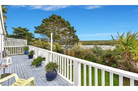 Photo of property in 20 Rukumoana Place, Clendon Park, Auckland, 2103