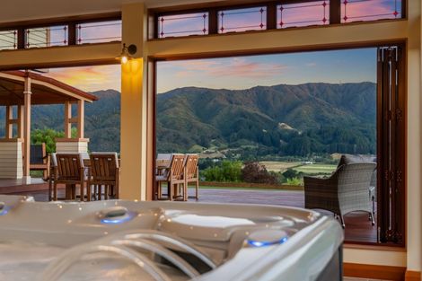 Photo of property in 10 Rural View Way, Maymorn, Upper Hutt, 5018