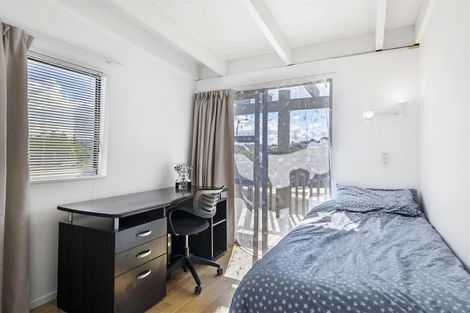 Photo of property in 13 Oaktree Avenue, Browns Bay, Auckland, 0630