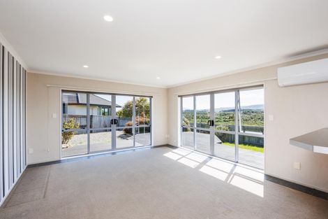 Photo of property in 20 Johnstone Drive, Fitzherbert, Palmerston North, 4410