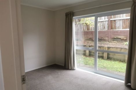 Photo of property in 14 Cairngorm Place, Highland Park, Auckland, 2010