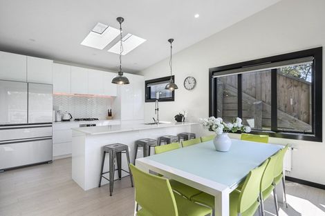 Photo of property in 42 Albatross Close, Whitby, Porirua, 5024