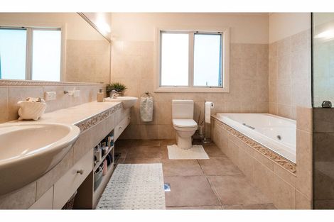 Photo of property in 55 Kingfisher Drive, Kerikeri, 0294