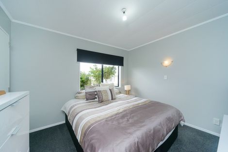Photo of property in 17 Dahlstrom Grove, Kelvin Grove, Palmerston North, 4414