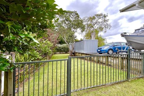 Photo of property in 473 Glenfield Road, Glenfield, Auckland, 0629