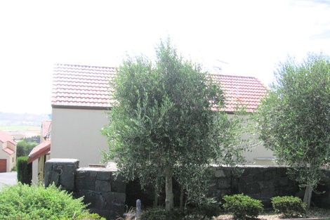 Photo of property in 3/5 Spencer Road, Oteha, Auckland, 0632