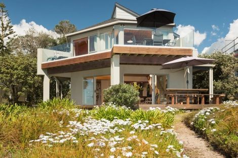 Photo of property in 131 Karewa Parade, Papamoa Beach, Papamoa, 3118