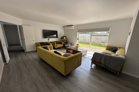 Photo of property in 3 Montilla Place, Manurewa, Auckland, 2102