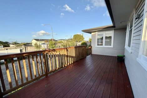 Photo of property in 71 Harrington Road, Henderson, Auckland, 0610