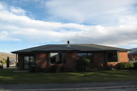 Photo of property in 92 Inniscort Street, Cromwell, 9310