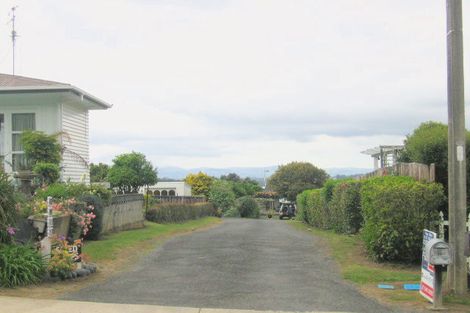 Photo of property in 113 Harbour View Road, Omokoroa, 3114