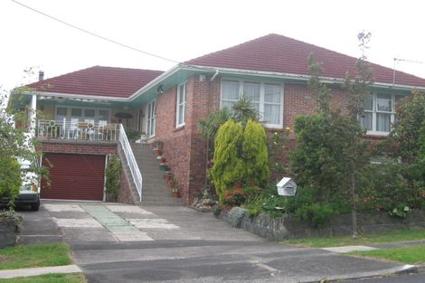 Photo of property in 74 Ocean View Road, Northcote, Auckland, 0627