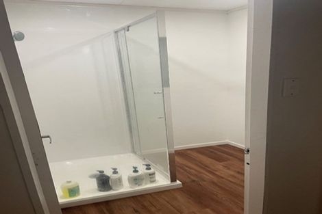 Photo of property in 14a Warrington Grove, Newlands, Wellington, 6037