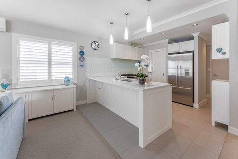 Photo of property in 18 Panorama Heights, Orewa, 0931