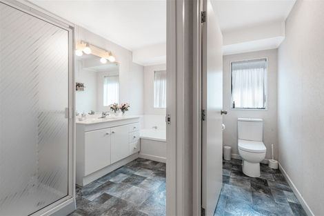 Photo of property in 59 Rhinevale Close, Henderson, Auckland, 0612