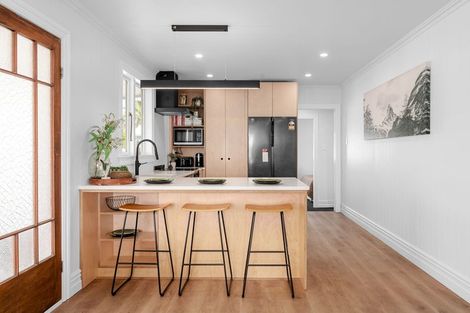 Photo of property in 30 Storey Avenue, Forest Lake, Hamilton, 3200