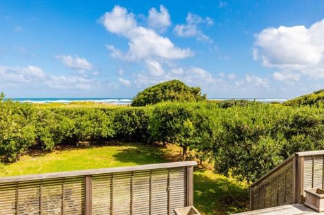 Photo of property in 127 Marine Parade North, Piha, New Lynn, 0772