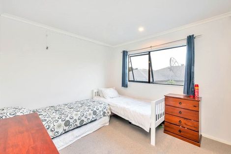 Photo of property in 41 San Marino Drive West, Henderson, Auckland, 0612