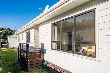 Photo of property in 16 Acheron Road, Paremata, Porirua, 5026