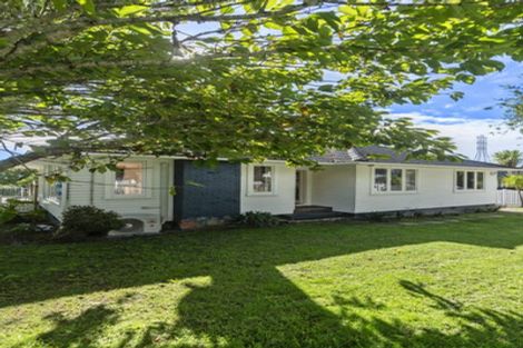 Photo of property in 6 Grainger Road, Te Atatu South, Auckland, 0610