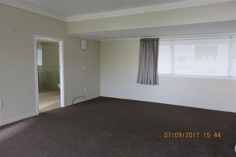 Photo of property in 2/46 Gulf View Road, Murrays Bay, Auckland, 0630