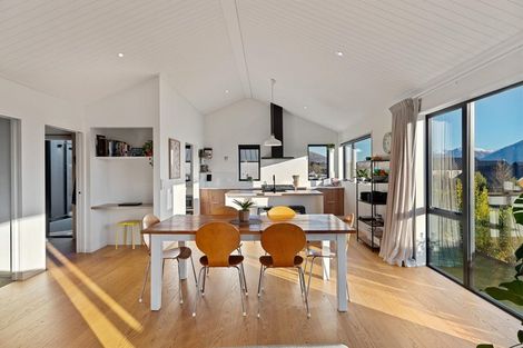 Photo of property in 2 Wanderer Lane, Jacks Point, Queenstown, 9371