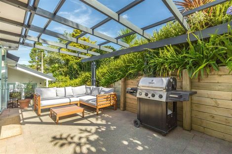 Photo of property in 1/39 Seaton Road, Murrays Bay, Auckland, 0630