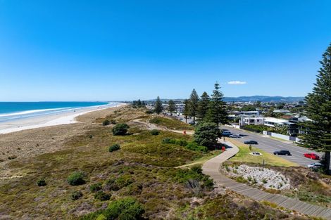 Photo of property in 93 Marine Parade, Mount Maunganui, 3116