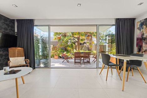 Photo of property in 19 Kilmore Street, Christchurch Central, Christchurch, 8013