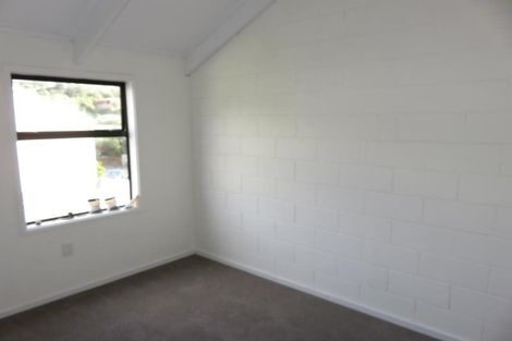 Photo of property in Lynbrae Court Flats, 21/4 Dr Taylor Terrace, Johnsonville, Wellington, 6037
