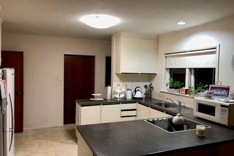 Photo of property in 20 Himalaya Drive, Half Moon Bay, Auckland, 2012