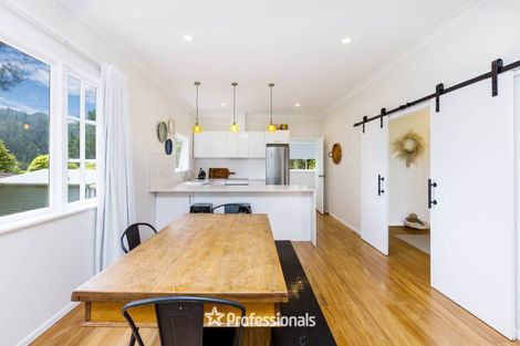 Photo of property in 43 Wyndham Road, Pinehaven, Upper Hutt, 5019