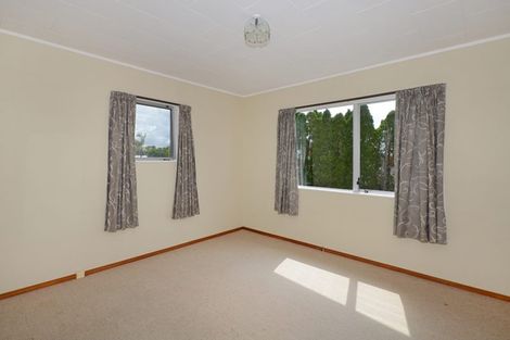 Photo of property in 16 Curlew Place, One Tree Point, 0118