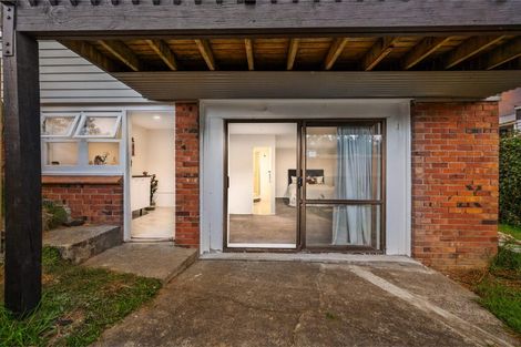 Photo of property in 2 Lowtherhurst Road, Massey, Auckland, 0614