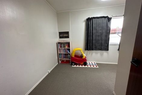 Photo of property in 60a Waimumu Road, Massey, Auckland, 0614