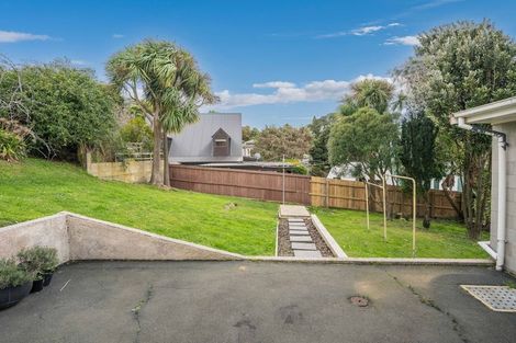 Photo of property in 122 Easther Crescent, Kew, Dunedin, 9012